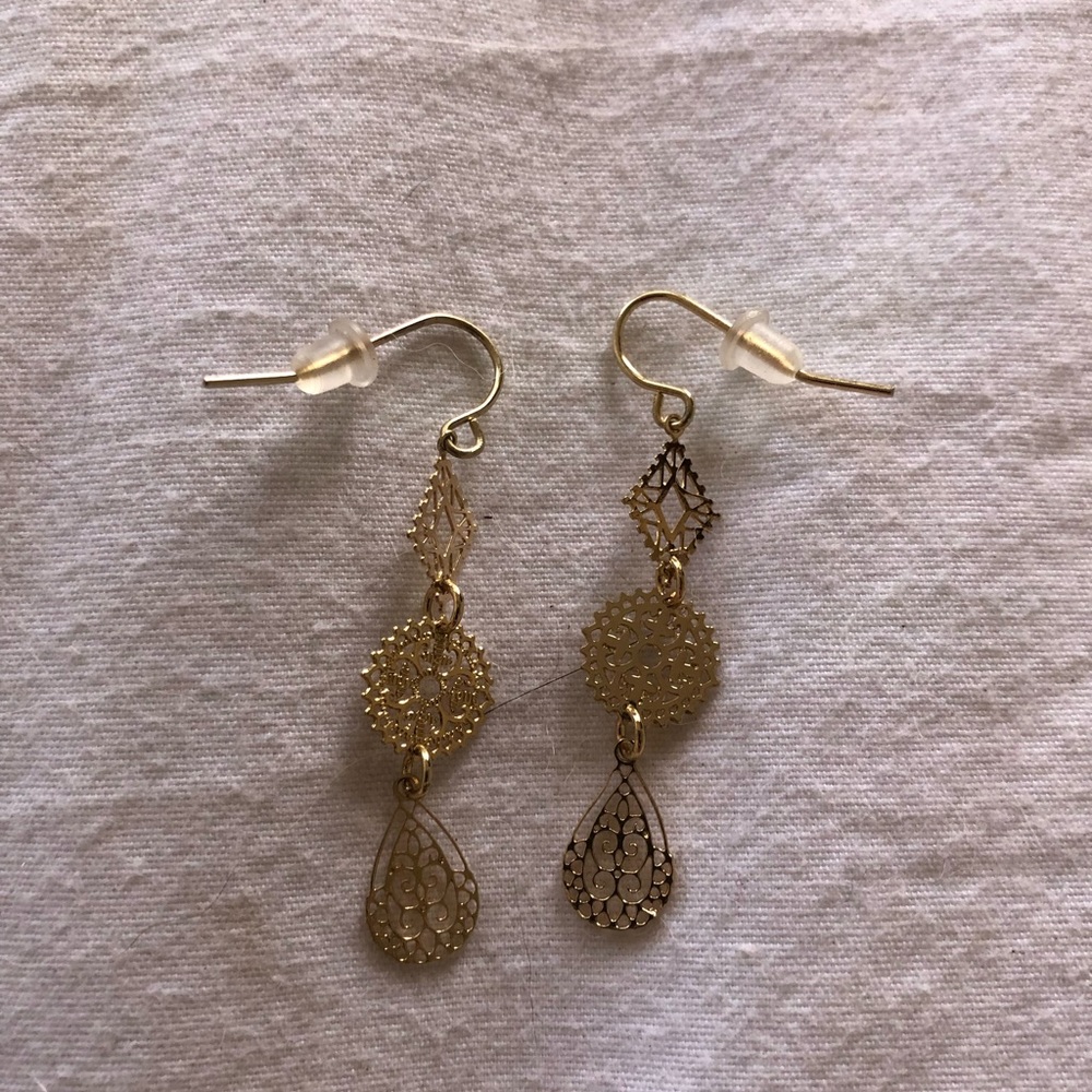 Dainty gold Latice drop earrings - Francescas